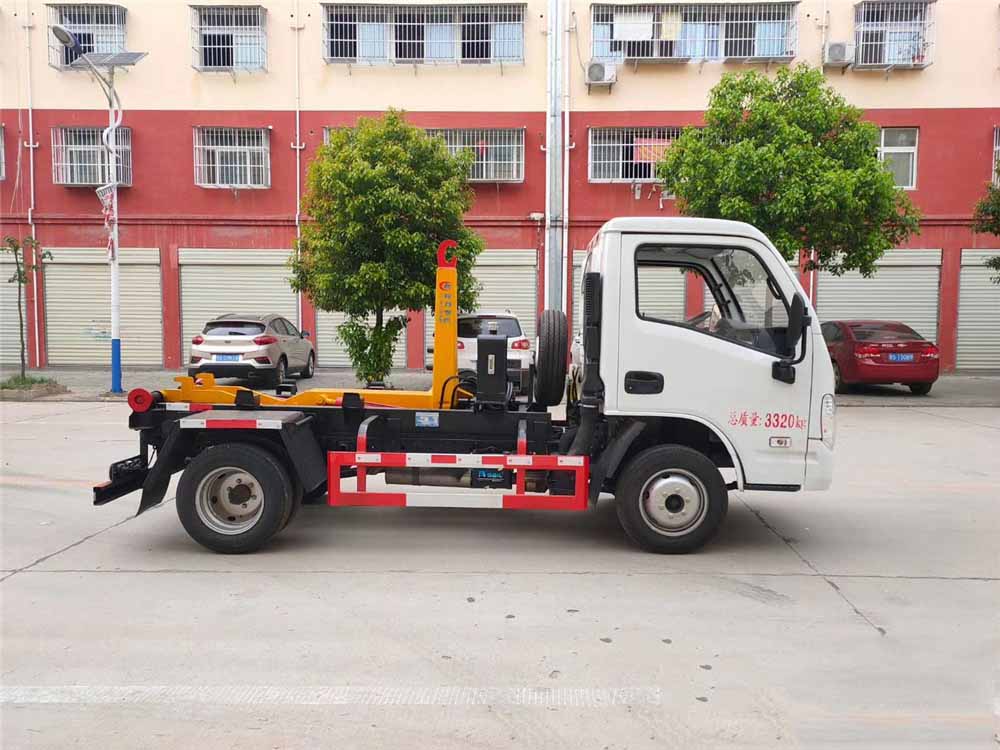 國六3方 躍進 勾臂垃圾車